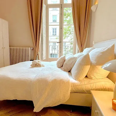 Luxembourg Apartment *